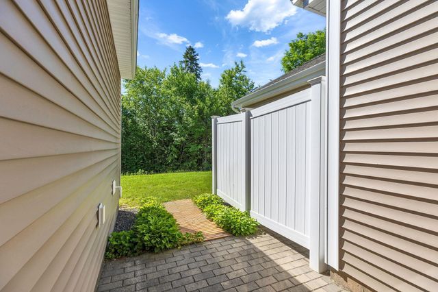 408 Southfield Lane, Peterborough, NH 03458
