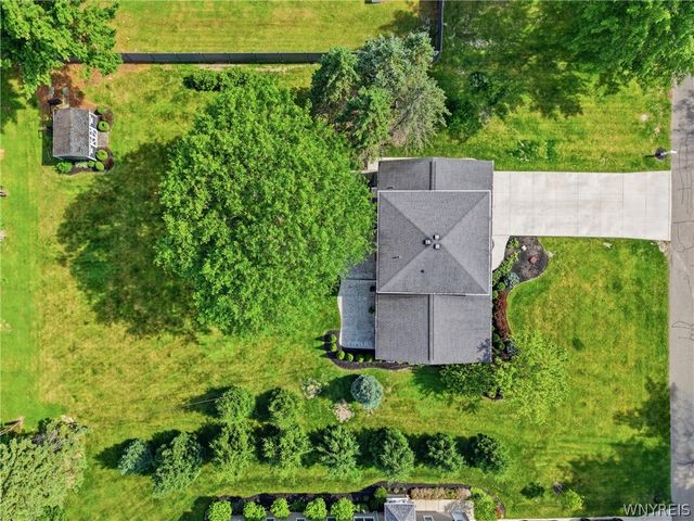11 Rolling Hills Drive, Orchard Park, NY 14127