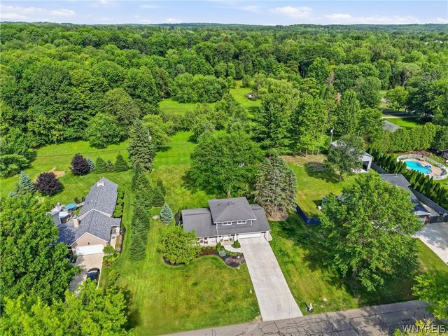 11 Rolling Hills Drive, Orchard Park, NY 14127