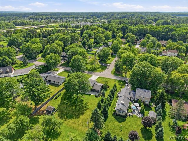 11 Rolling Hills Drive, Orchard Park, NY 14127
