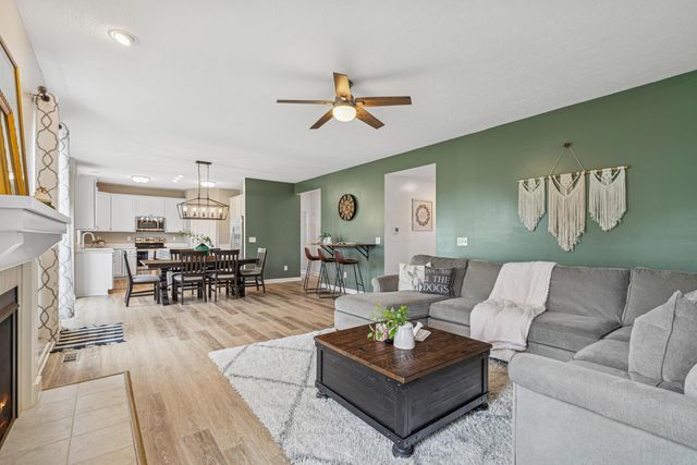 12181 Prairie View Drive NW, Pickerington, OH 43147