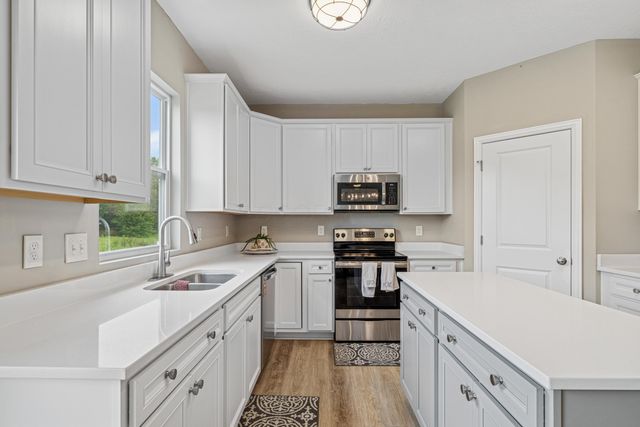12181 Prairie View Drive NW, Pickerington, OH 43147