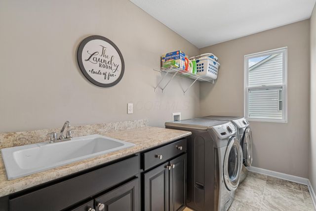 12181 Prairie View Drive NW, Pickerington, OH 43147