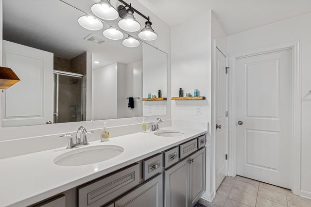 12181 Prairie View Drive NW, Pickerington, OH 43147