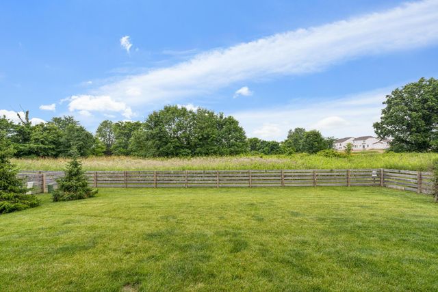 12181 Prairie View Drive NW, Pickerington, OH 43147
