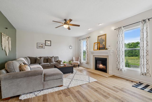 12181 Prairie View Drive NW, Pickerington, OH 43147