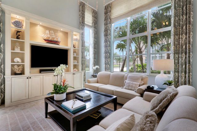 4044 Kingston Lane, Palm Beach Gardens, FL 33418