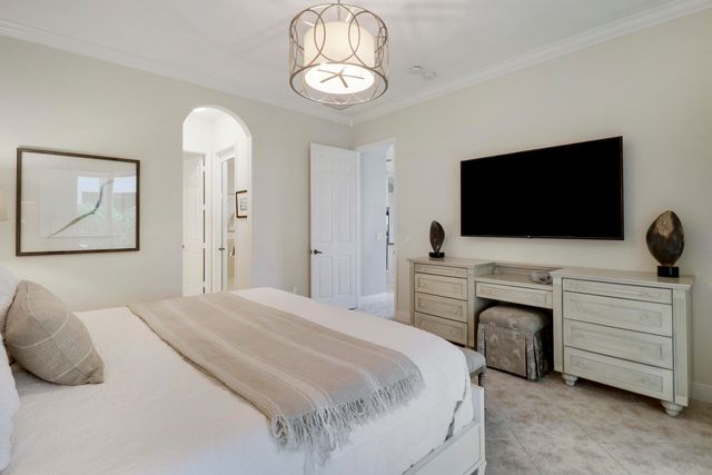 4044 Kingston Lane, Palm Beach Gardens, FL 33418