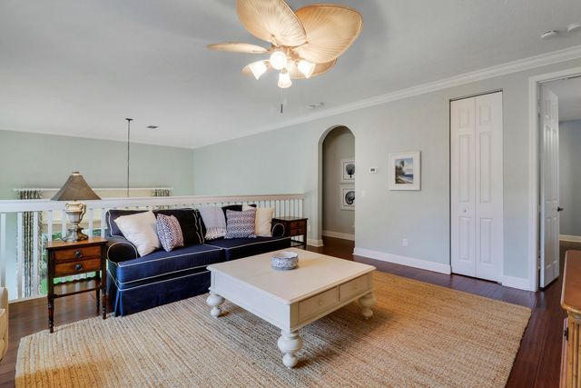 4044 Kingston Lane, Palm Beach Gardens, FL 33418