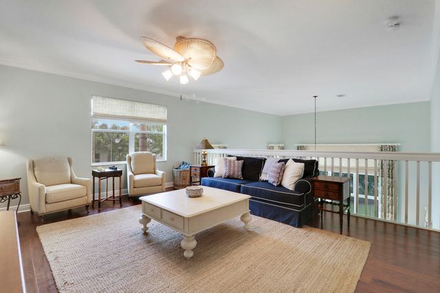 4044 Kingston Lane, Palm Beach Gardens, FL 33418