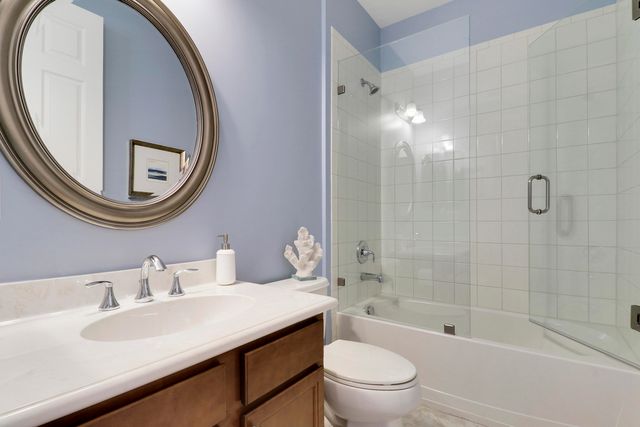 4044 Kingston Lane, Palm Beach Gardens, FL 33418