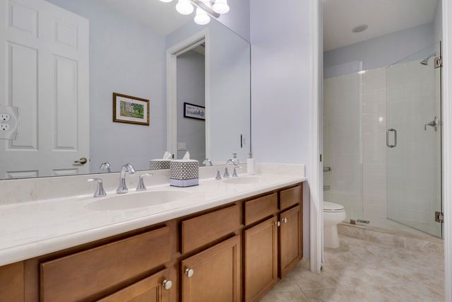 4044 Kingston Lane, Palm Beach Gardens, FL 33418