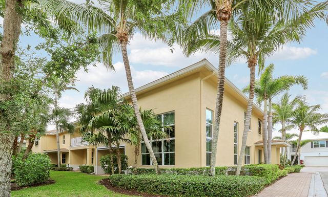 4044 Kingston Lane, Palm Beach Gardens, FL 33418