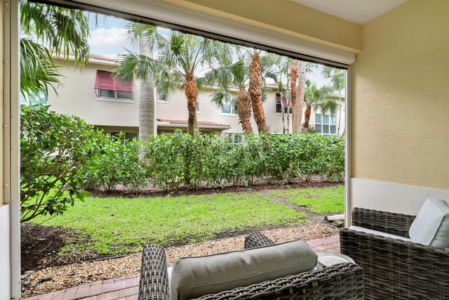 4044 Kingston Lane, Palm Beach Gardens, FL 33418