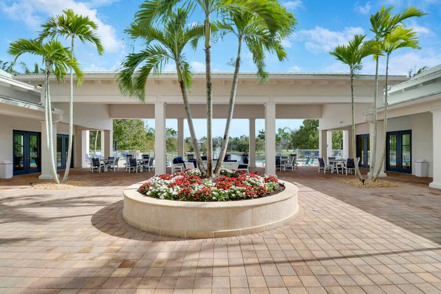 4044 Kingston Lane, Palm Beach Gardens, FL 33418