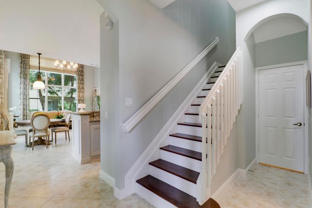 4044 Kingston Lane, Palm Beach Gardens, FL 33418