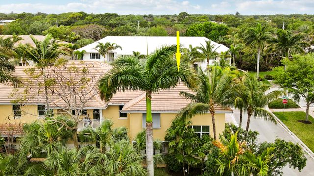 4044 Kingston Lane, Palm Beach Gardens, FL 33418