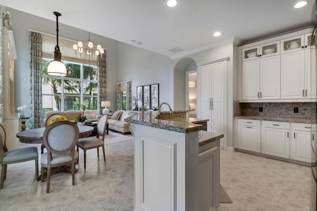 4044 Kingston Lane, Palm Beach Gardens, FL 33418