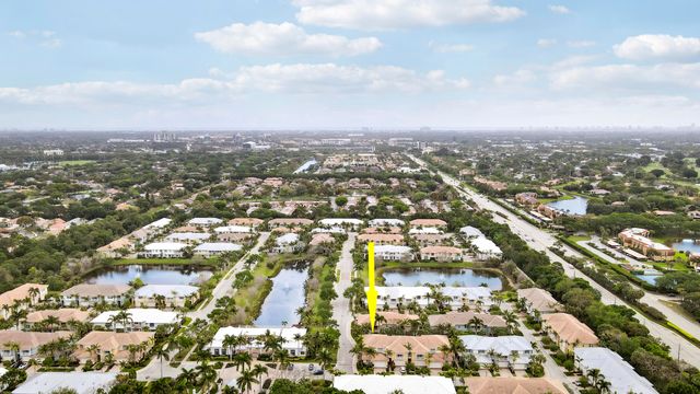 4044 Kingston Lane, Palm Beach Gardens, FL 33418