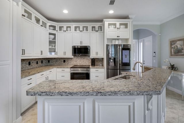 4044 Kingston Lane, Palm Beach Gardens, FL 33418