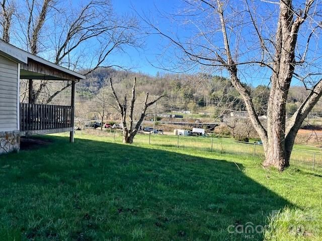 97 Oakland Drive, Burnsville, NC 28714
