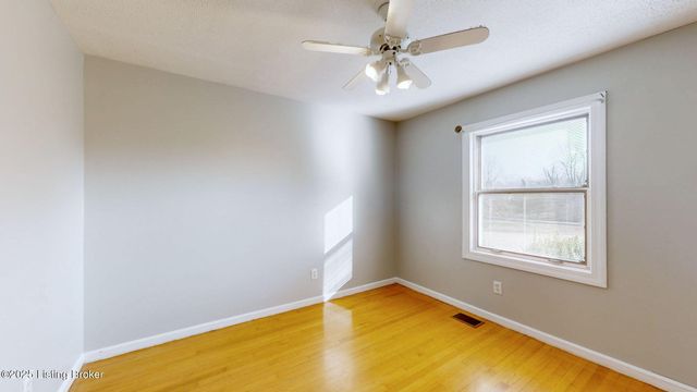 254 Oakridge Ct, Mt Washington, KY 40047