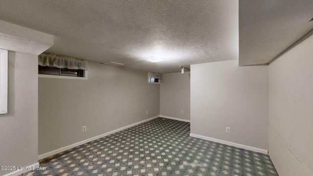 254 Oakridge Ct, Mt Washington, KY 40047