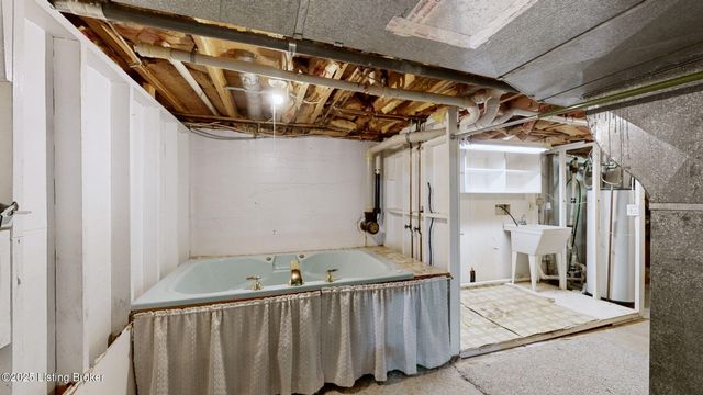 254 Oakridge Ct, Mt Washington, KY 40047