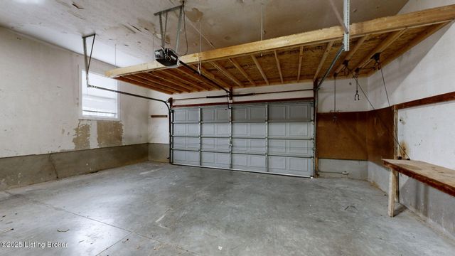 254 Oakridge Ct, Mt Washington, KY 40047