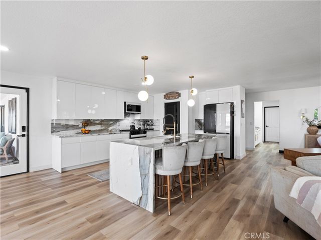 40646 27th Street W, Palmdale, CA 93551