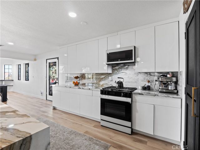 40646 27th Street W, Palmdale, CA 93551