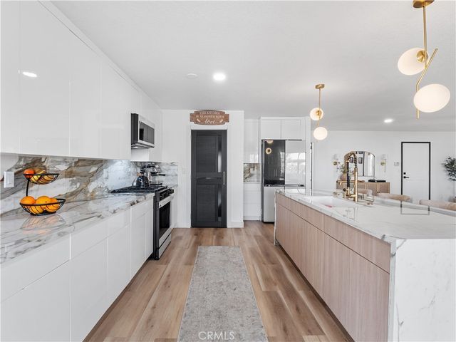 40646 27th Street W, Palmdale, CA 93551