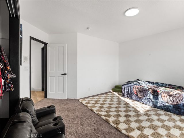 40646 27th Street W, Palmdale, CA 93551