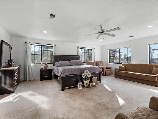 40646 27th Street W, Palmdale, CA 93551