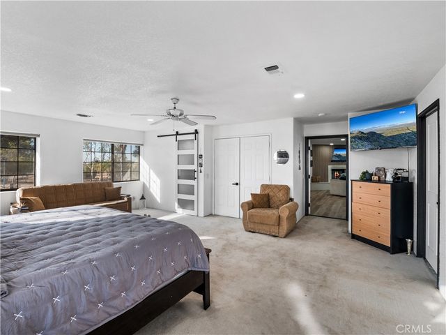 40646 27th Street W, Palmdale, CA 93551