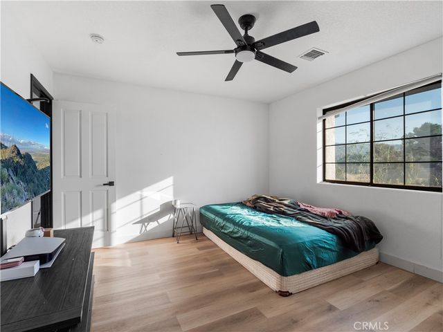 40646 27th Street W, Palmdale, CA 93551