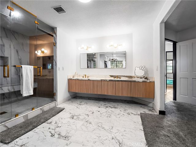 40646 27th Street W, Palmdale, CA 93551