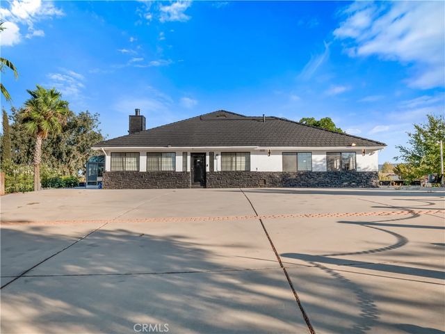 40646 27th Street W, Palmdale, CA 93551
