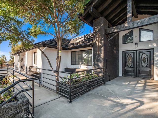 40646 27th Street W, Palmdale, CA 93551