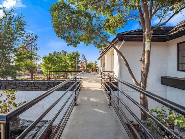 40646 27th Street W, Palmdale, CA 93551
