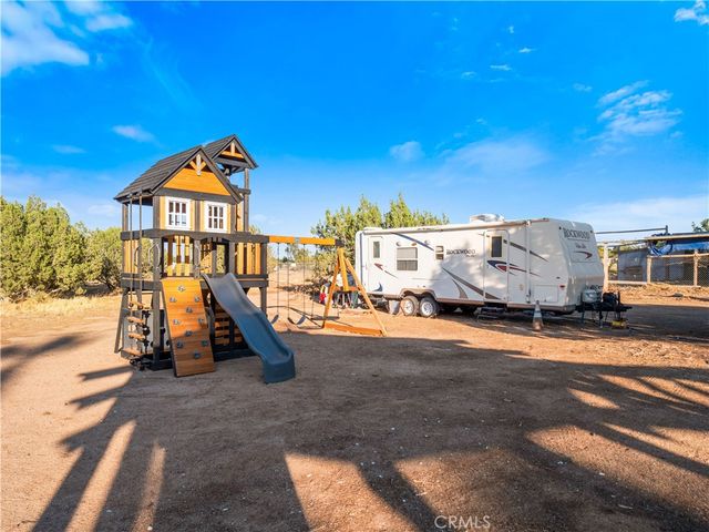 40646 27th Street W, Palmdale, CA 93551