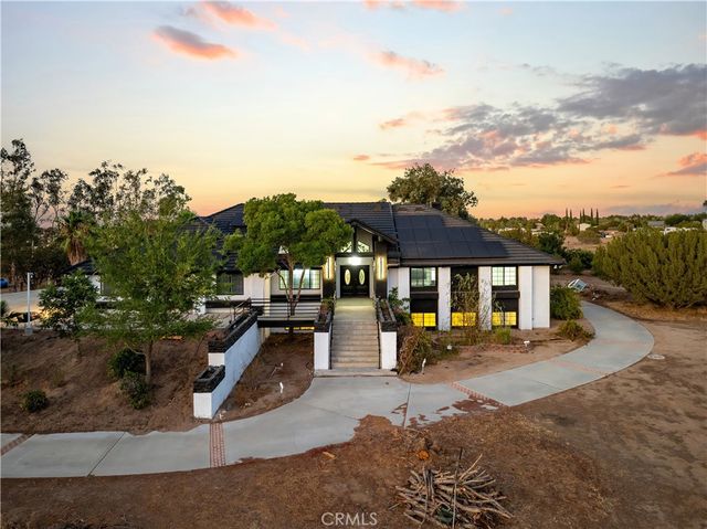 40646 27th Street W, Palmdale, CA 93551