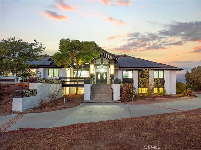 40646 27th Street W, Palmdale, CA 93551