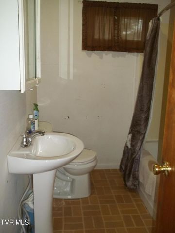 443 East Street, Church Hill, TN 37642