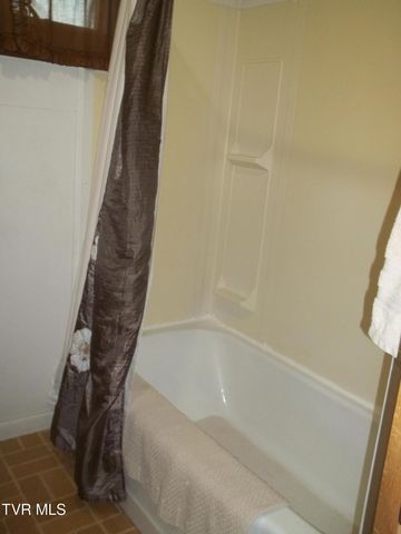 443 East Street, Church Hill, TN 37642