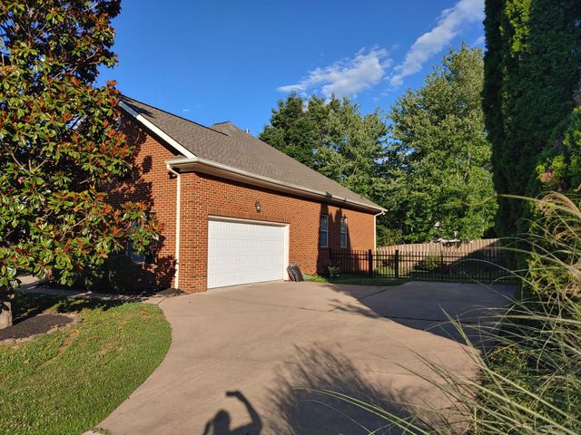 178 CARRIAGE CHASE CIR, Warrenton, VA 20186