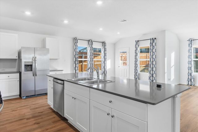 100 Greystone CT, Marble Falls, TX 78654