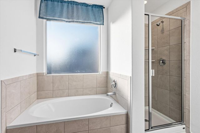 100 Greystone CT, Marble Falls, TX 78654