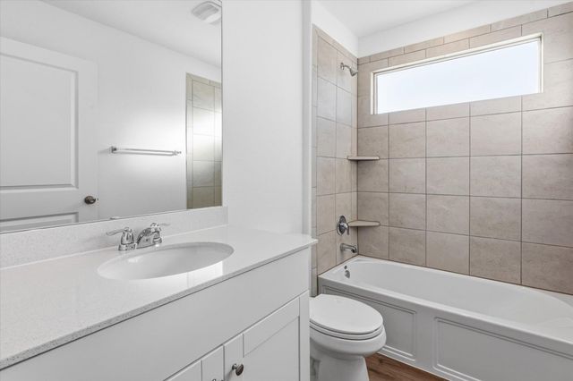 100 Greystone CT, Marble Falls, TX 78654