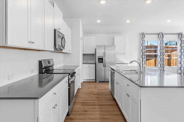 100 Greystone CT, Marble Falls, TX 78654